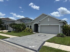 10915 79th St E in Parrish, FL - Building Photo