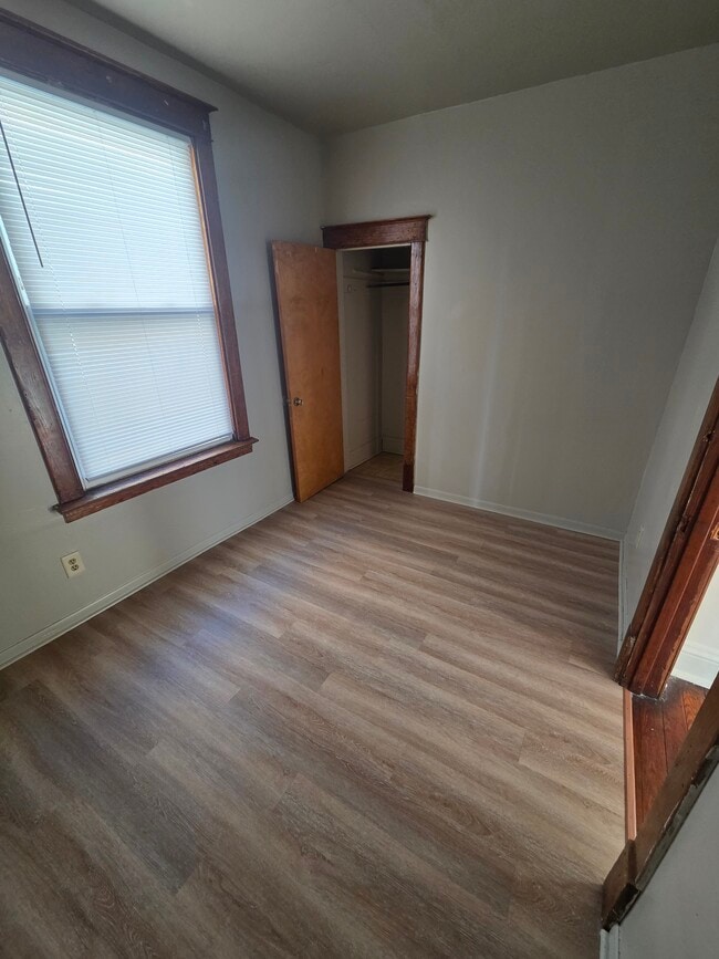 3917 Fir St, Unit 2F in East Chicago, IN - Foto de edificio - Building Photo