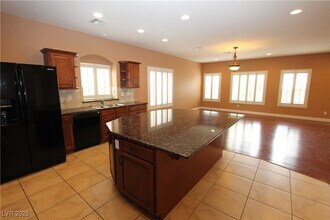 9528 Victory Garden Ave in Las Vegas, NV - Building Photo - Building Photo