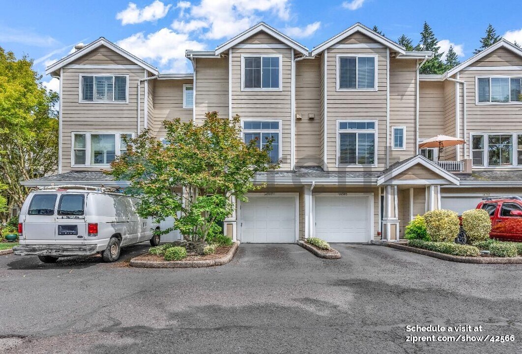 14387 SW Barrows Rd in Beaverton, OR - Building Photo