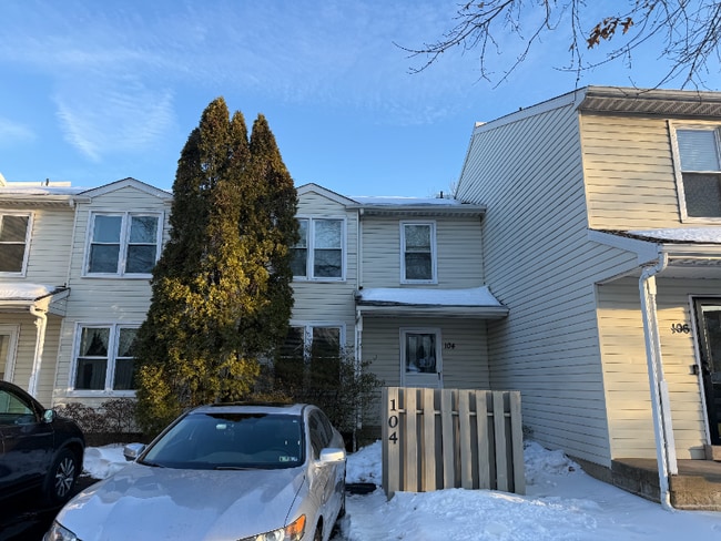 property at 104 Pipers Pl