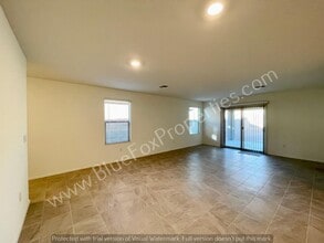 8790 E Stone Meadow Cir in Tucson, AZ - Building Photo - Building Photo