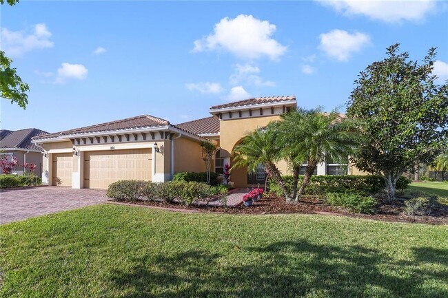 801 San Raphael St in Poinciana, FL - Building Photo - Building Photo