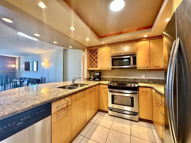3800 S Ocean Dr, Unit 604 in Hollywood, FL - Foto de edificio - Building Photo