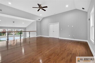 19 Utica Rd in Edison, NJ - Building Photo - Building Photo