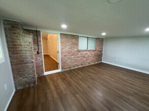 30707 Martens Rd in Tomball, TX - Foto de edificio - Building Photo