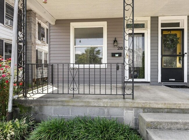 28 N Grant St in Manheim, PA - Building Photo - Building Photo