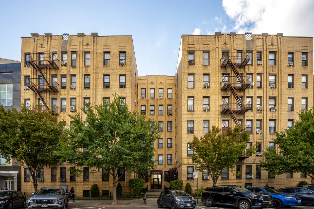 1610 Avenue P in Brooklyn, NY - Building Photo