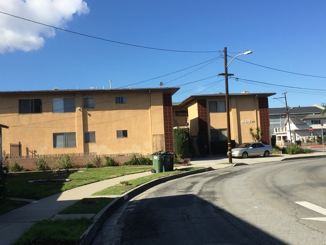 Triplex Cash Flow West of Hawthorne