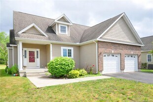 3 Katherine Way in Ellington, CT - Building Photo