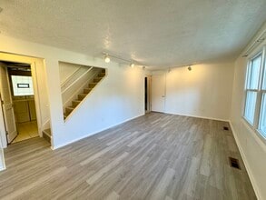 4648 13th St NW in Canton, OH - Foto de edificio - Building Photo