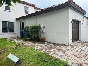 9243 SW 170th Ave in Miami, FL - Building Photo - Building Photo