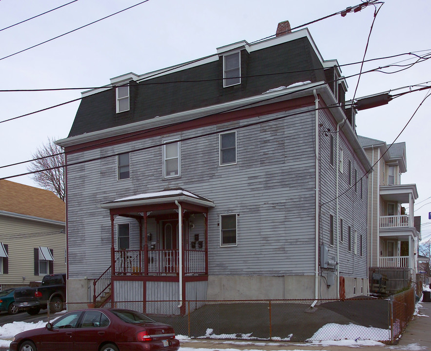 824 Walnut St in Fall River, MA - Foto de edificio