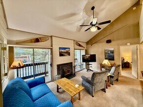 2289 Sierra Nevada Rd in Mammoth Lakes, CA - Building Photo - Building Photo