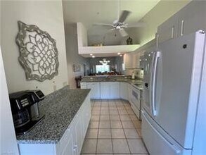 6730 Beach Resort Dr-Unit -1710 in Naples, FL - Foto de edificio - Building Photo