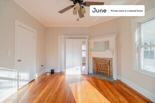 Room in Shared 5 bed/2 bath home in Brookline, MA - Building Photo
