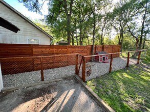 124 Oak River Dr in Cedar Creek, TX - Building Photo - Building Photo