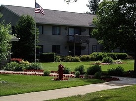 Autumn Wind Apartments in Bangor, MI - Building Photo