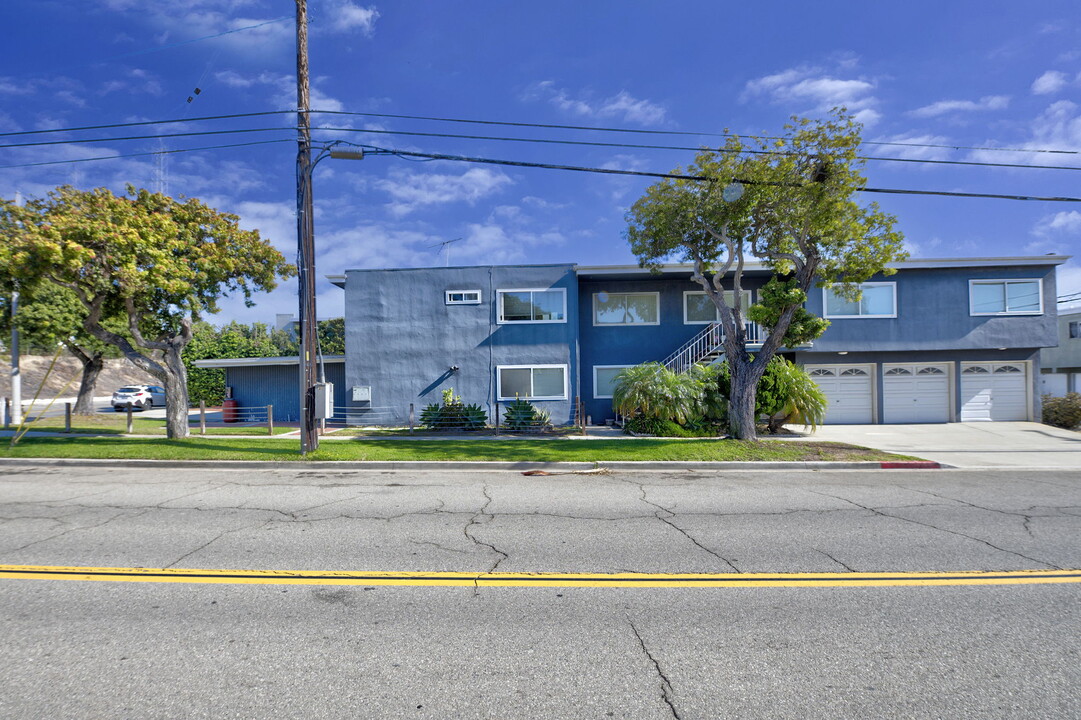 1300 Agate St in Redondo Beach, CA - Building Photo