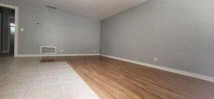 5240 NE 14th Way in Fort Lauderdale, FL - Building Photo - Building Photo