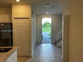 3402 W 105th St in Hialeah, FL - Building Photo - Building Photo