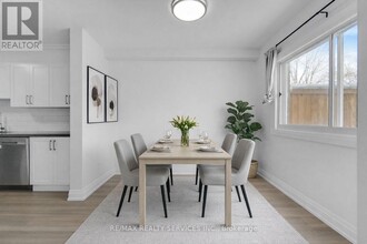 1140 Tavistock Dr in Burlington, ON - Building Photo - Building Photo