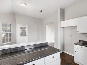 5877 Hickory Cmns in Memphis, TN - Building Photo - Building Photo