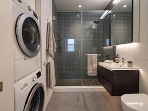 195 Stanton St, Unit 4H in New York, NY - Foto de edificio - Building Photo