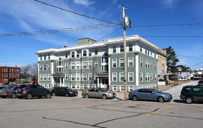 8 Harrison St in Manchester, NH - Foto de edificio - Building Photo