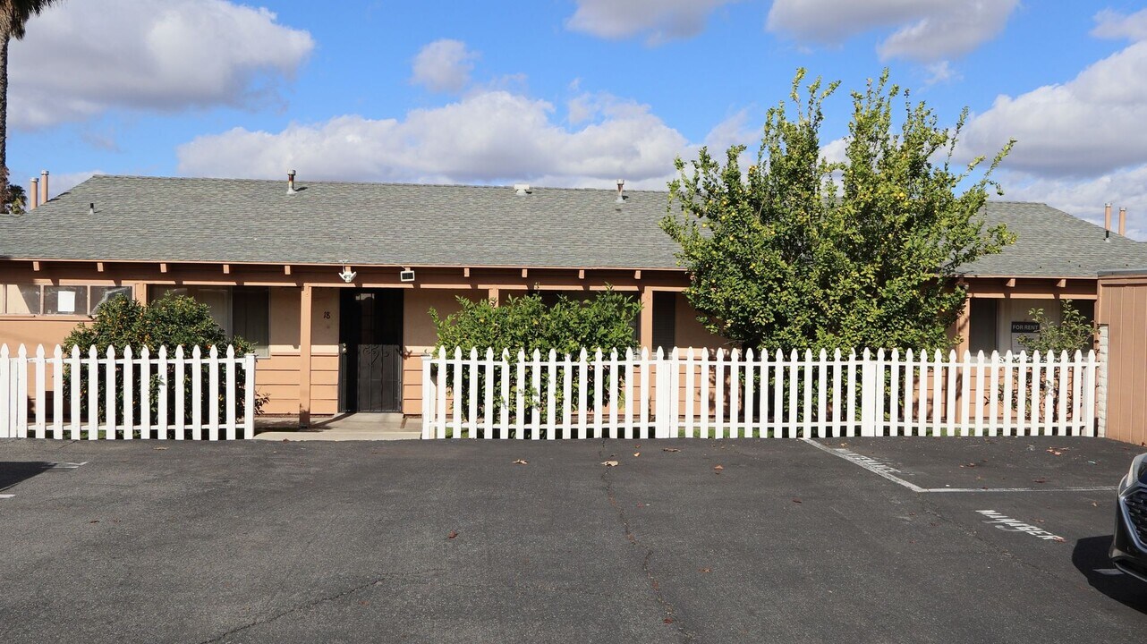 972 Merritt Dr in El Cajon, CA - Building Photo