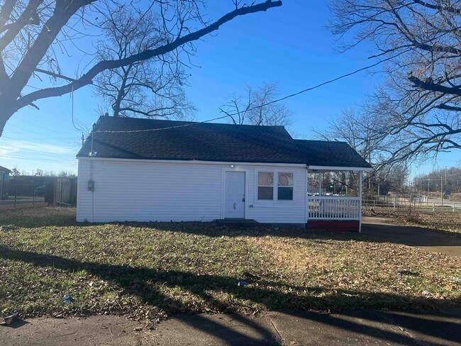 2015 Charjean Rd in Memphis, TN - Building Photo - Building Photo