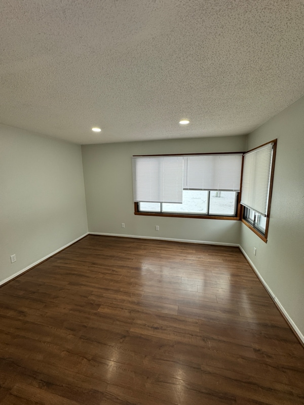 419 4th Ave E in West Fargo, ND - Foto de edificio - Building Photo