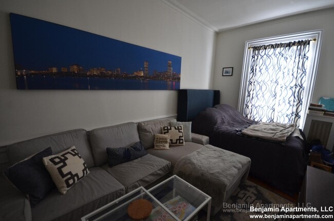 72 Charles St, Unit 1