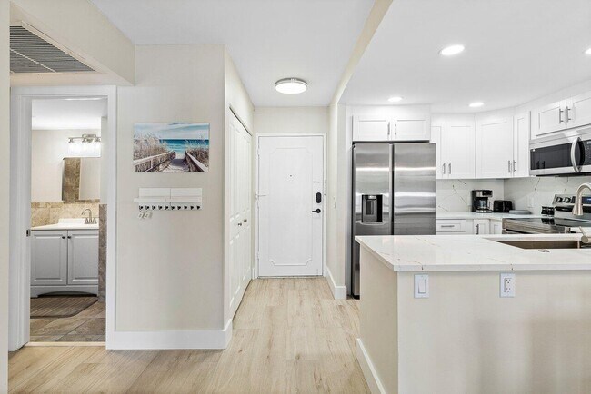 550 Bayshore Dr in Fort Lauderdale, FL - Building Photo - Building Photo