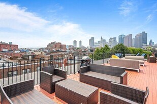 440 Commercial St, Unit 5 in Boston, MA - Building Photo