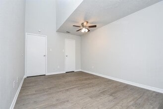 13151 Walden Rd in Montgomery, TX - Building Photo - Building Photo