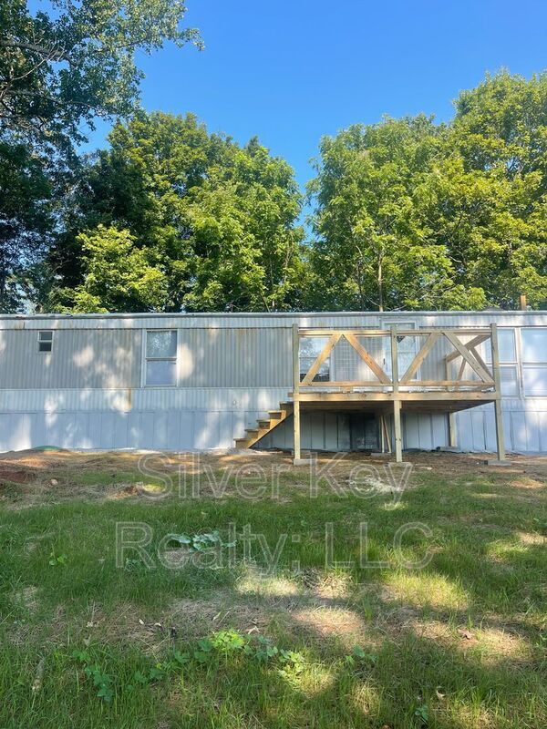 123 Co Rd 79 in Riceville, TN - Foto de edificio - Building Photo