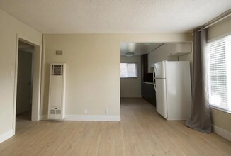 650 S 8th St, Unit APT 14 in San Jose, CA - Building Photo - Building Photo