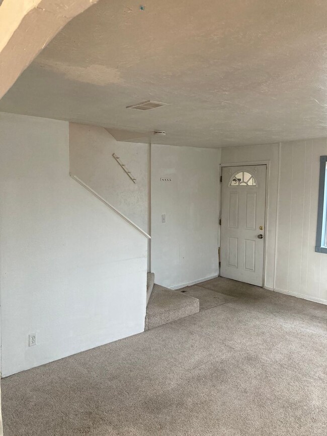 1415 Ash St in Fairbanks, AK - Building Photo - Building Photo