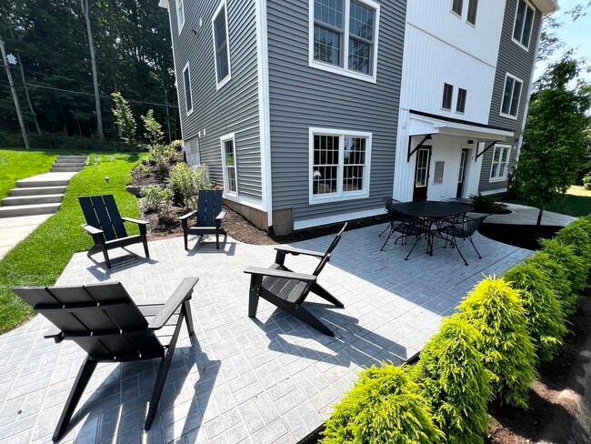 177 Butternut St, Unit 1 in Middletown, CT - Foto de edificio - Building Photo