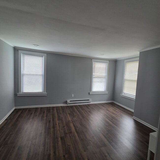 1444 Esterbrook Ave, Unit B