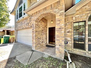 905 Parkview Dr in Pflugerville, TX - Building Photo - Building Photo