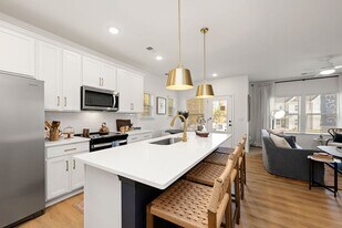 Marglyn Matthews in Matthews, NC - Building Photo