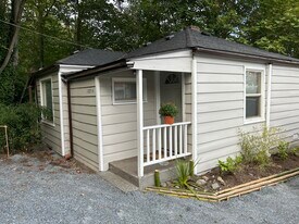 10714 24th Ave NE in Seattle, WA - Building Photo