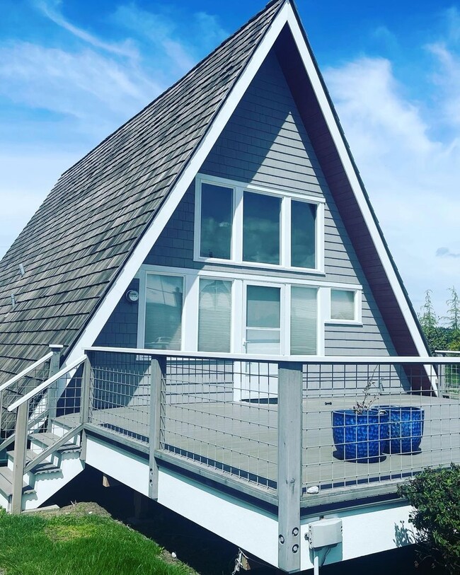 property at 2095 Shore Ave