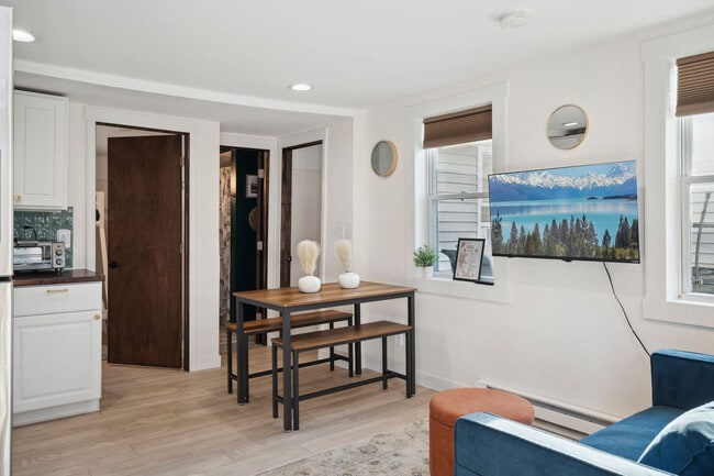 4 Keefe Ave in Hampton, NH - Building Photo - Building Photo