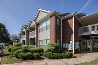 Elements of Madison Apartments in Madison, AL - Foto de edificio - Building Photo