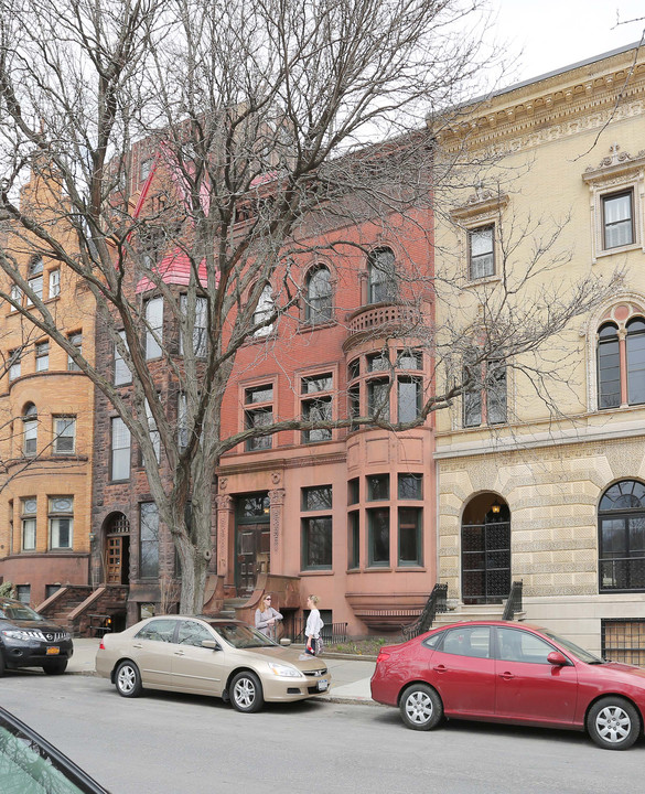 391 State St in Albany, NY - Building Photo