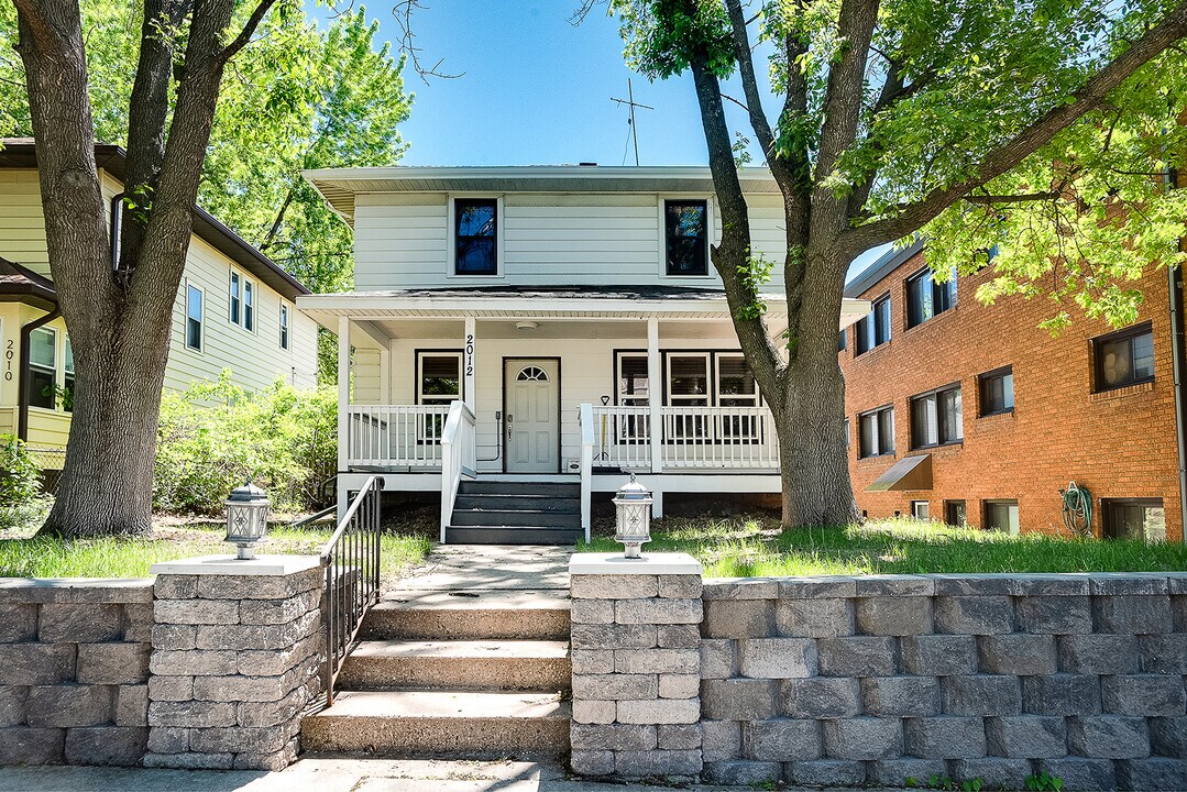 2012 Saint Clair Ave in St. Paul, MN - Building Photo