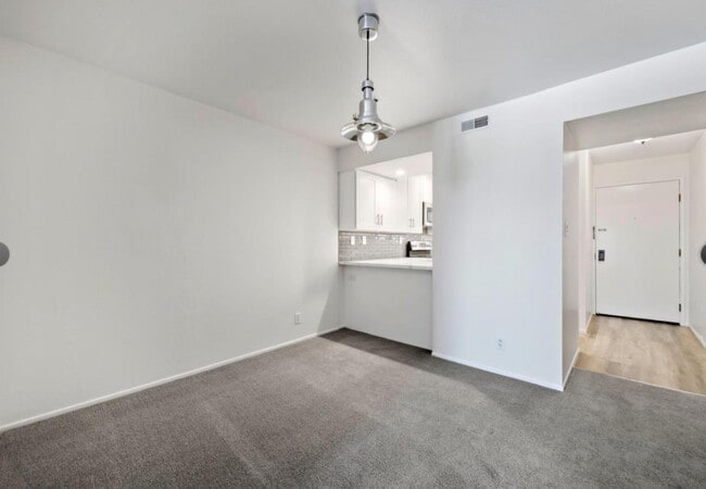 1 Laurel St in San Carlos, CA - Building Photo - Building Photo